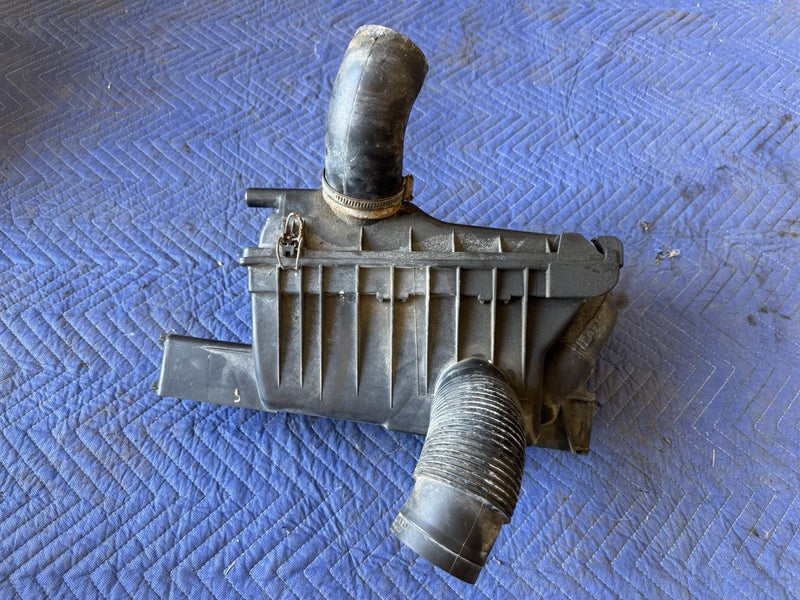 1986-1993 Volvo 240 244 245 2.3L B230F Air Cleaner Assembly & Tubes OEM #4882E