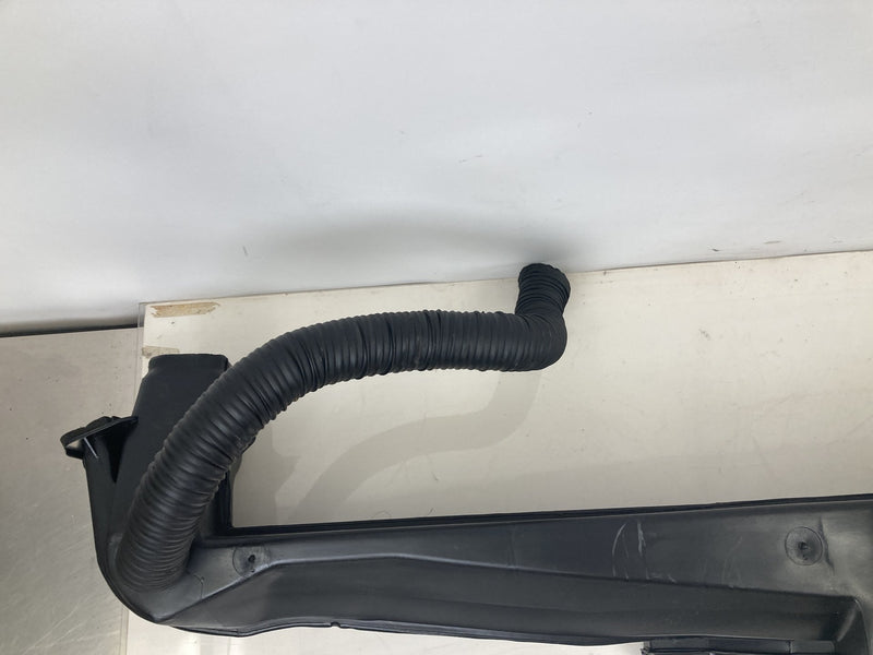 1995-1998 Chevrolet Silverado 2500 GMT400 Dash Duct 15025627 OEM