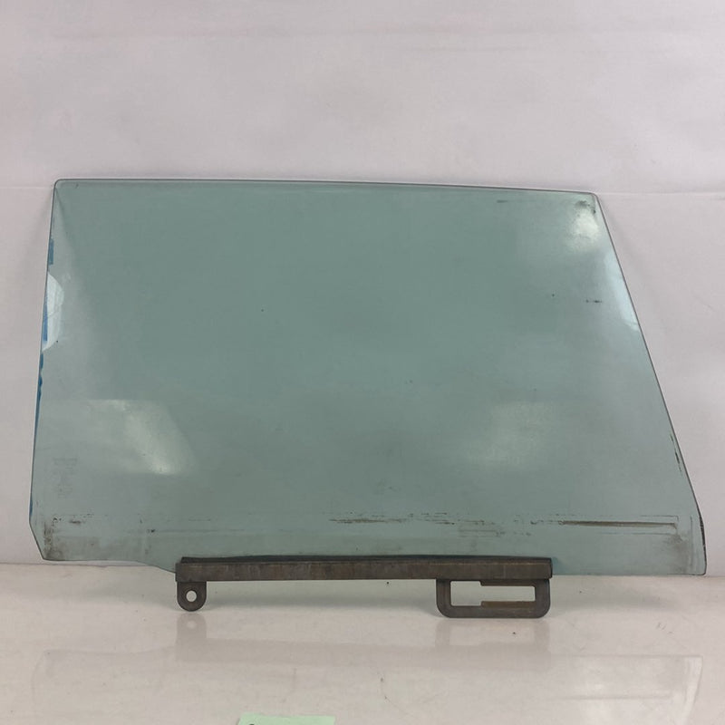 1975-1980 Volvo 244 Rear Left LH Window Glass 77202001 OEM #4896M