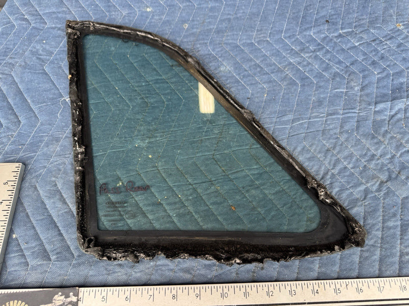 1986-1993 Volvo 240 244 Sedan Passenger Right Rear Quarter Window Glass #4918E