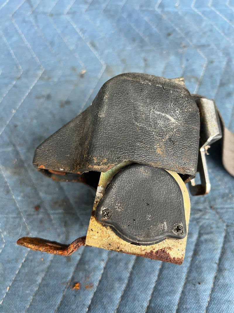 1985-1988 Suzuki Samurai SJ413 Rear Seatbelt Set Pair Retractors 5332 #2327CN