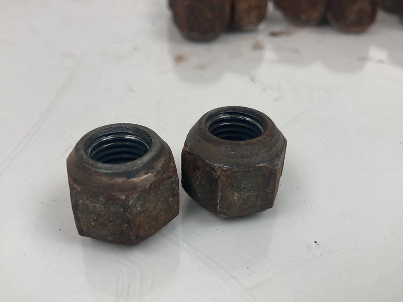 1992 Volvo 940 944 - Lug Nuts