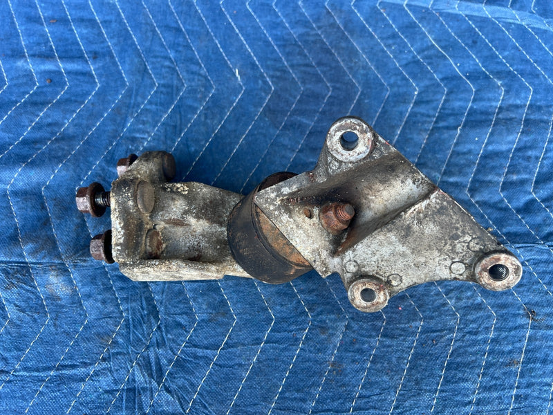 1986-1993 Volvo 240 244 245 Engine Motor Mount Support Pair 1229171 OEM #4482EM