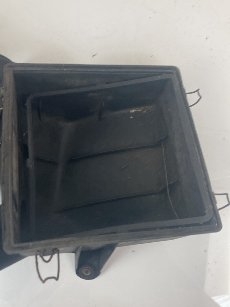 1975-1980 Volvo 244 Air Filter Box 1257306 1257304 OEM #4281M