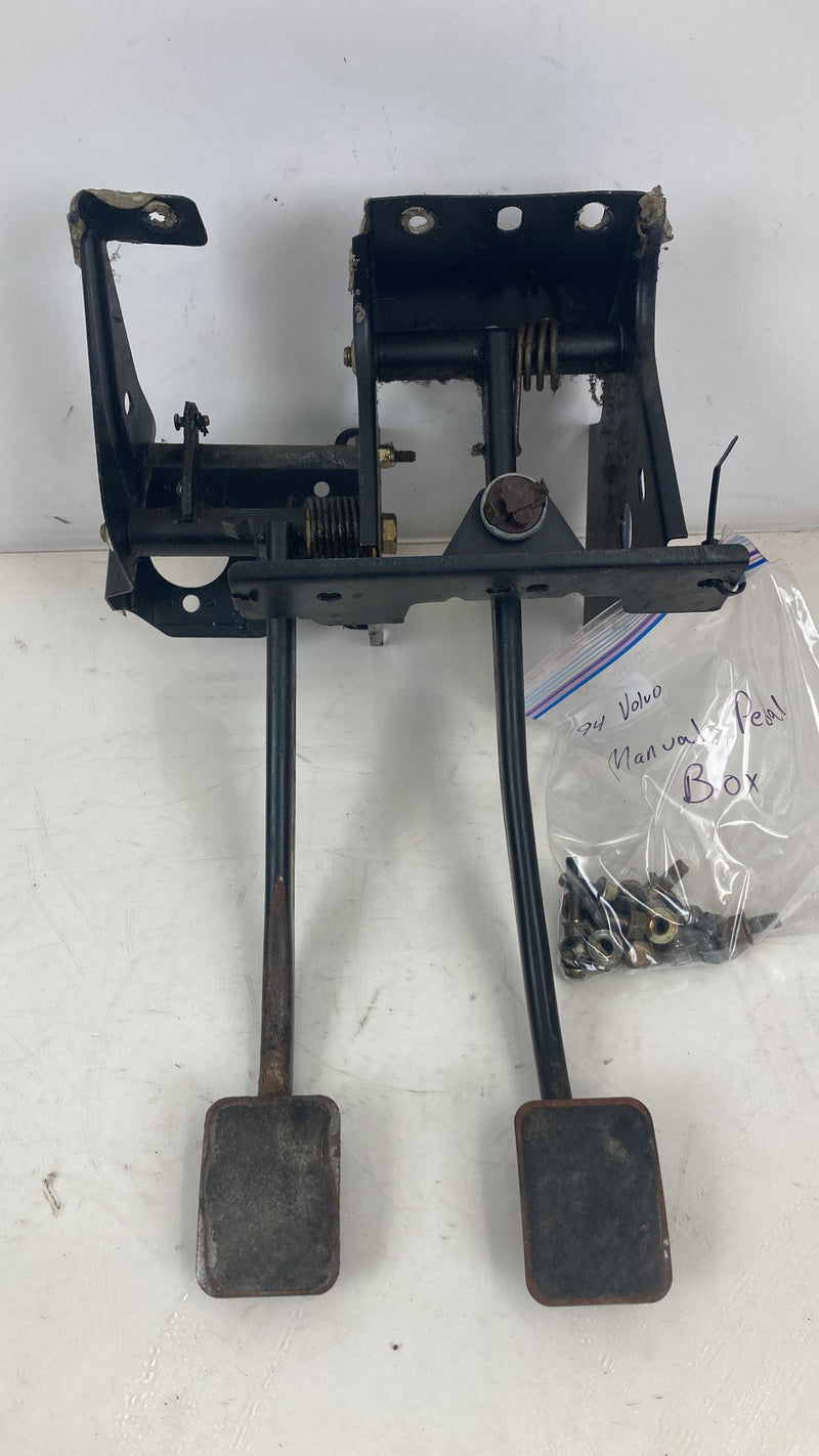 1981-1985 Volvo 240 245 Manual Clutch Brake Pedal Assembly OEM