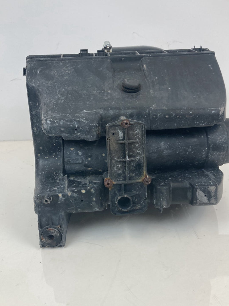 1992 Volvo 940 944 - Air Filter Box PN: 3531829