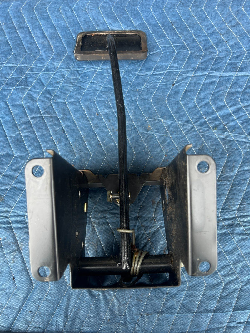 1986-1993 Volvo 240 244 245 Brake Pedal Lever Assembly w/ Switch OEM #4121EM
