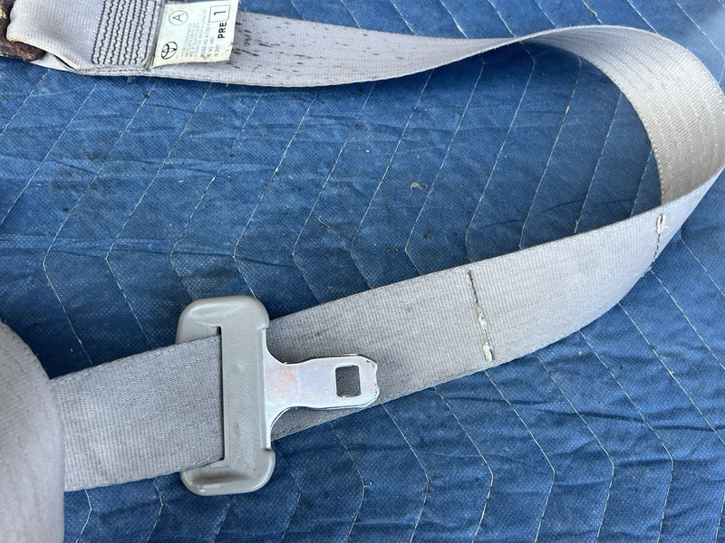 2004-2010 Toyota Sienna Passenger Front Right Seat Belt Retractor OEM #5015E