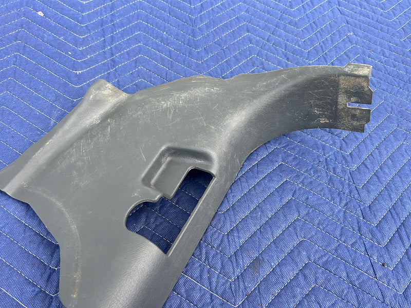 2003-2006 Chevrolet Silverado - Kick Panel PN: 15165771 15066684
