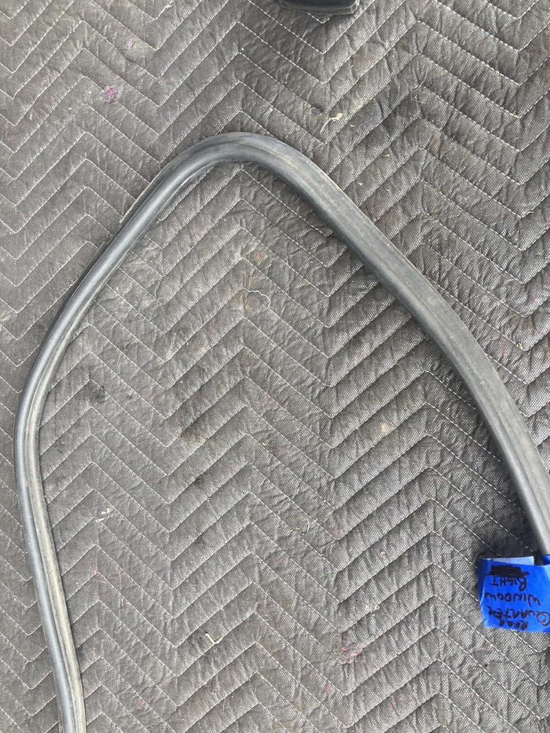 1982-1994 BMW E30 318i 325i Rear Right Quarter Window Gasket Rear Pop Out #2252M