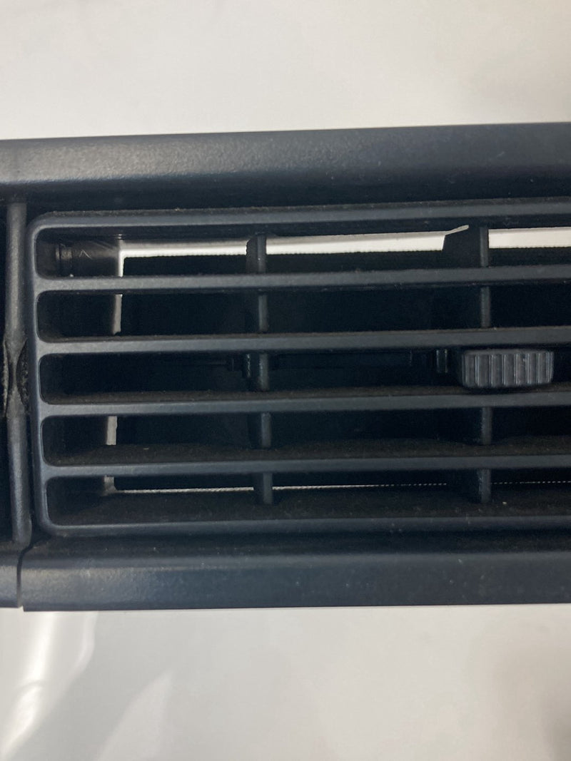 1992 Volvo 940 944 - Dash Vent PN: 9407692 9407691