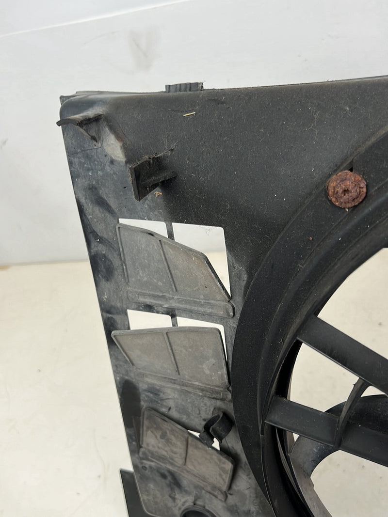 1993-1997 Volvo 850 Engine Cooling Fan & Shroud Turbo 5 Cyl 2.3L OEM