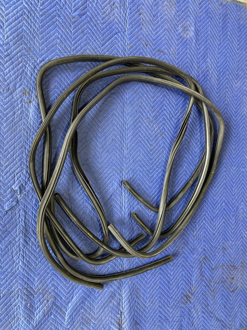 2006-2016 Chevy Impala GM Door Gasket Weatherstripping Seal Rubber OEM #3166M