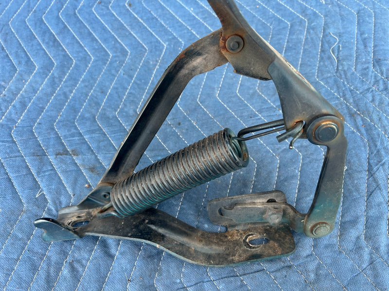 1986-1993 Volvo 240 244 Sedan Right & Left Hood Hinge Pair Green OEM #4234EM