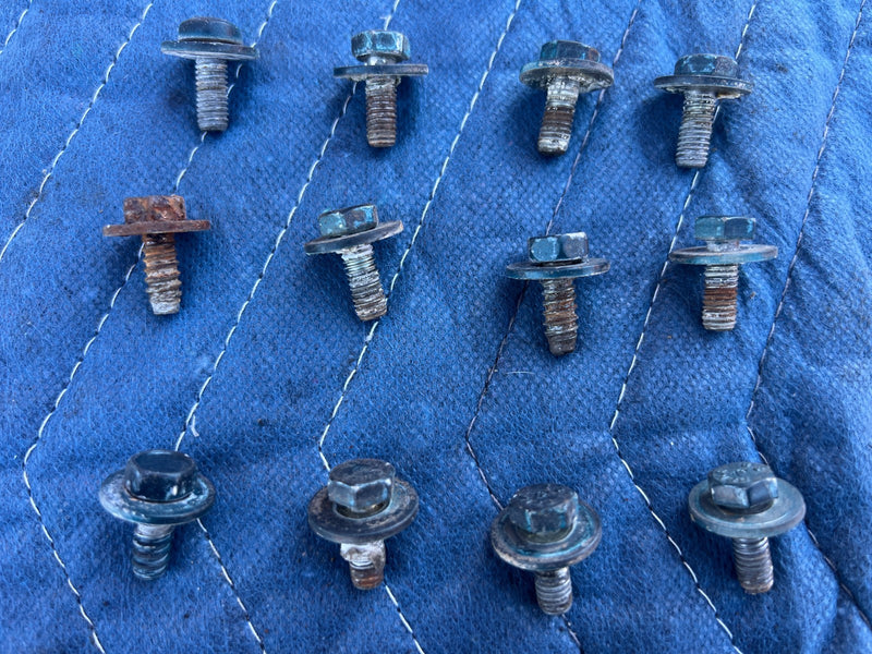 1986-1993 Volvo 240 244 Sedan Right Fender Mounting Bolt Hardware OEM #4290EM