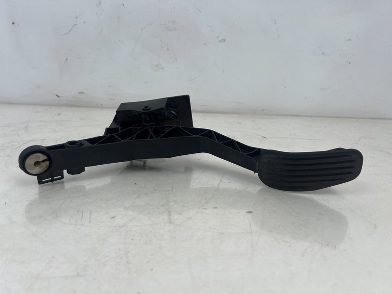 1998-2000 Volvo S70 V70 XC Throttle Accelerator Gas Pedal Assembly OEM #6896EM
