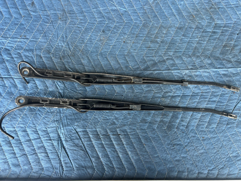 1999-2002 Chevy Silverado GM 1500 2500 Windshield Wiper Arms OEM #1737CN
