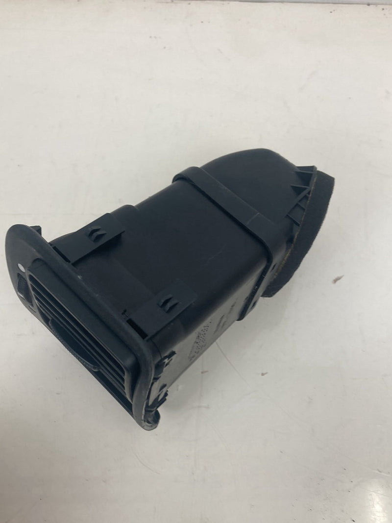 2002-2004 Honda CR-V RD2 Dash Air Vent Right 77630-S9A-00 OEM #5120M