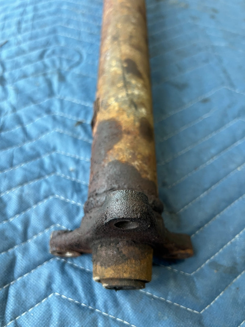 1986-1993 Volvo 240 244 Sedan Center Prop Drive Shaft Assembly Manual OE #4469EM