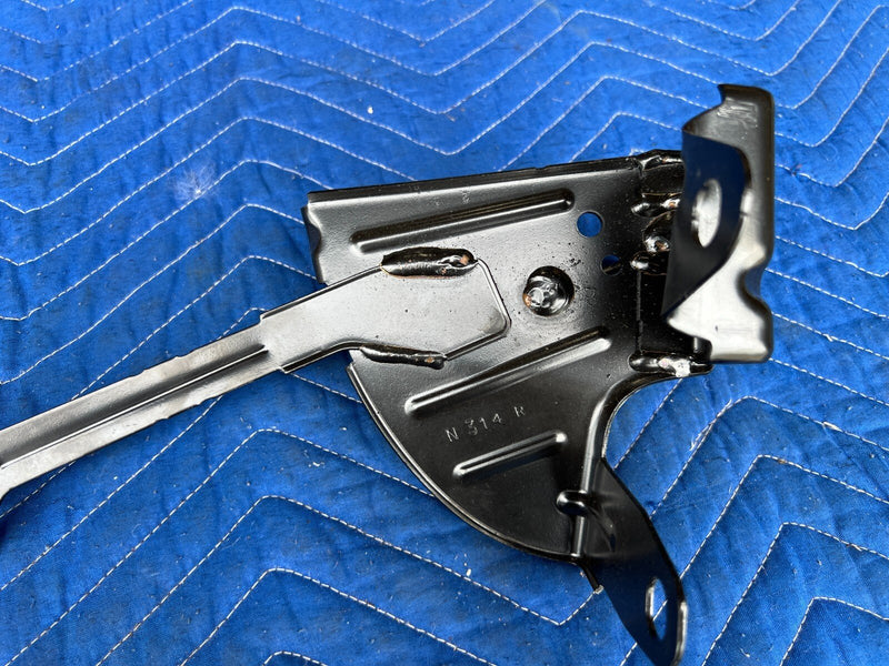 2011-2013 BMW X5 X5M E70 Rear Right & Left Seat Catch Bracket Support OEM#2051EM