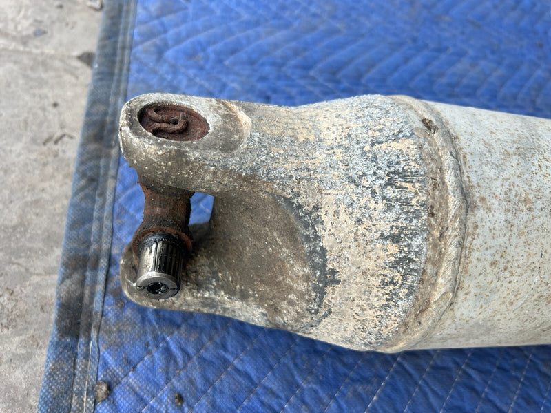1999-2002 Chevy Silverado GM Auto Transmission Driveshaft Assembly OEM #1852CN