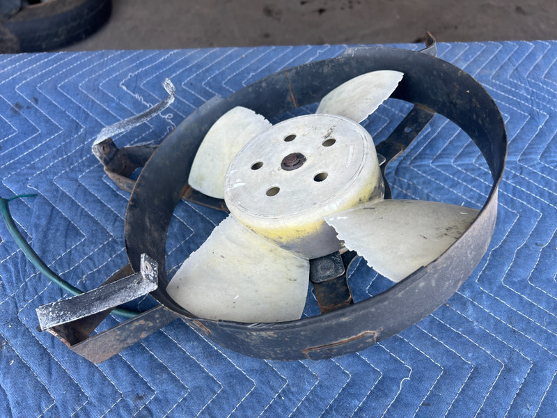 1967-1974 Volvo 140 142 144 145 Front Radiator Cooling Fan Assembly OEM #4952EM