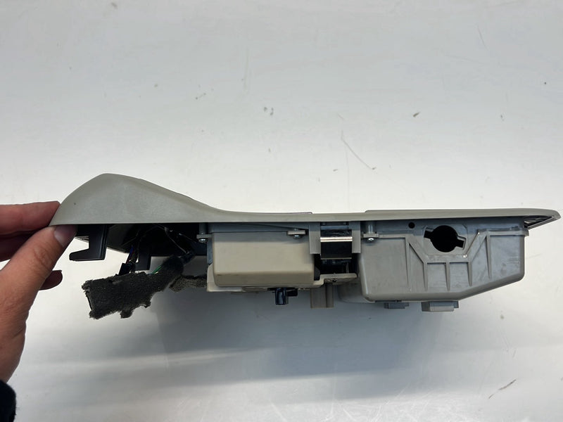 2012 Chevrolet Captiva Sport - Dome Light Front