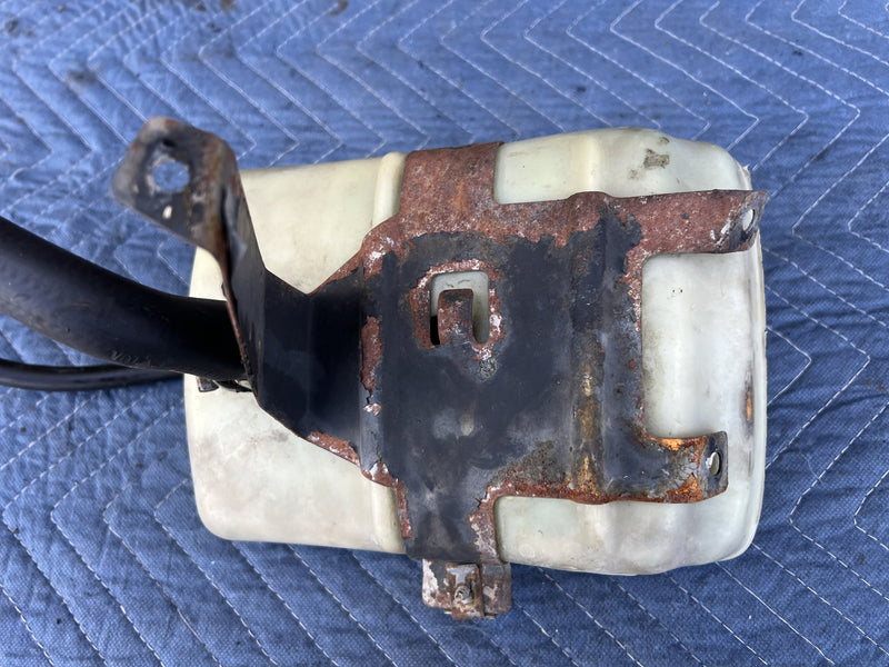Volvo 240 - Coolant Overflow Reservoir PN: 463604