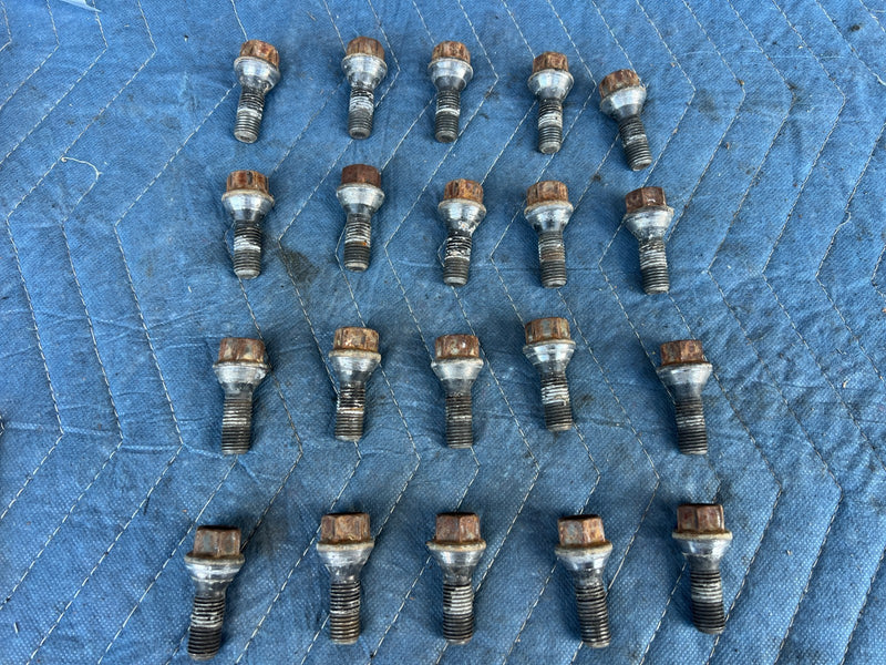2000-2005 BMW 330xi 325xi E46 Wheel Stud Lug Nut Bolt Set of 20 OEM #4799EM