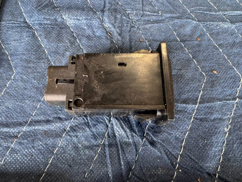 1998-2000 Toyota RAV4 Rear Defrost Switch Button 1536261 OEM #2272CN