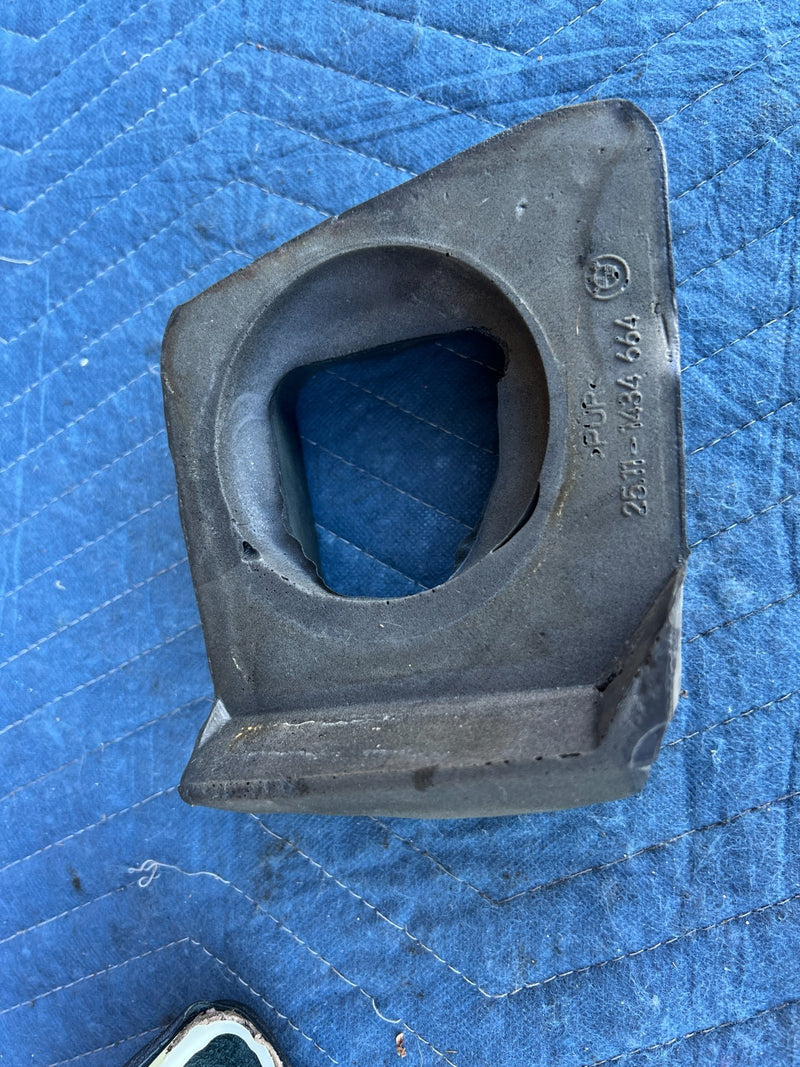 2002-2005 BMW 330xi 325xi E46 Gear Shifter Selector Boot Surround OEM #4768EM