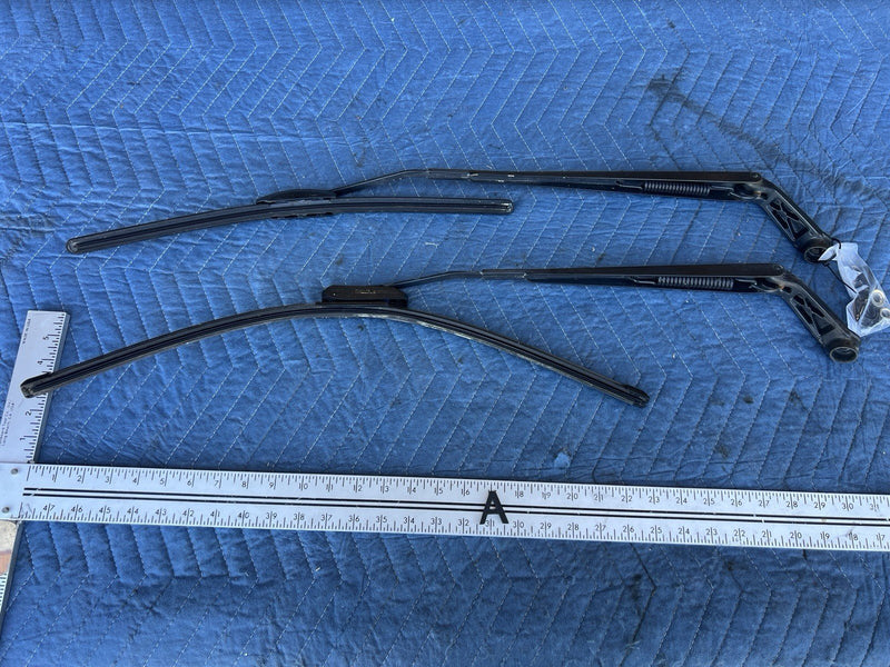 2003-2008 Toyota Corolla Wiper Arm Pair Left & Right Front Windshield OEM #5013E