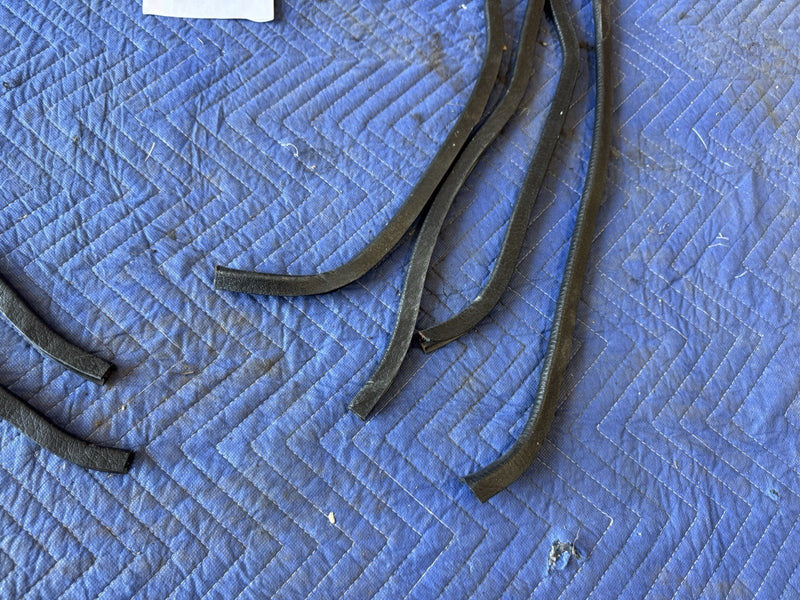 1986-1993 Volvo 240 244 Sedan Door Seal Pinch Seam Trim Set Of 4 OEM #4872E