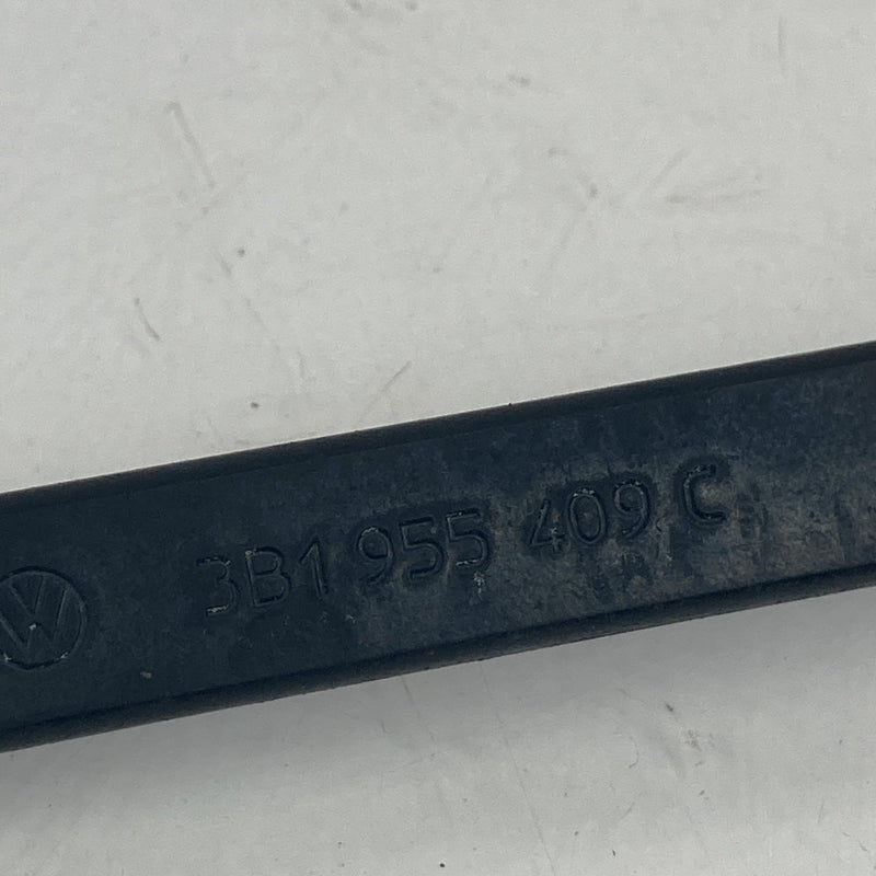 2001-2005 Volkswagen Passat Wiper Arm Pair LH RH OEM #5501M