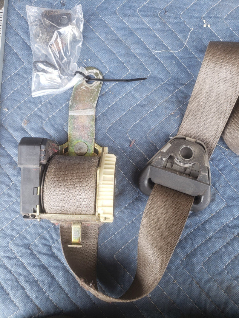 2000-2005 Chevy Impala Front Driver Left LH Seat Belt Retractor OEM #1935CN