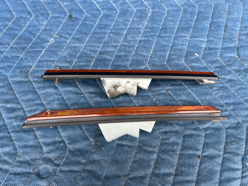 1985-1992 VW Golf Front Marker Light Pair Right Left 176945071 176945072