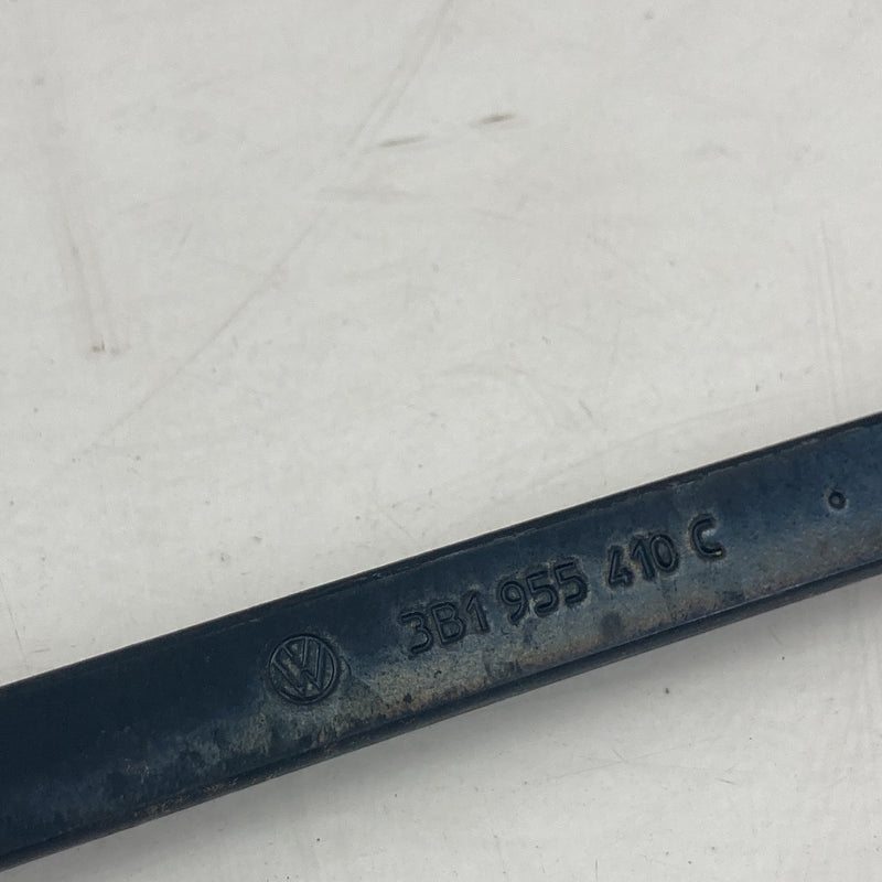 2001-2005 Volkswagen Passat Wiper Arm Pair LH RH OEM #5501M
