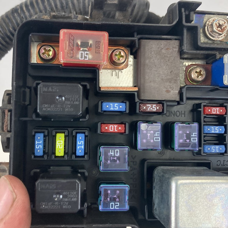 2002-2004 Honda CR-V RD2 Fuse Box S9A-GO OEM #5097M