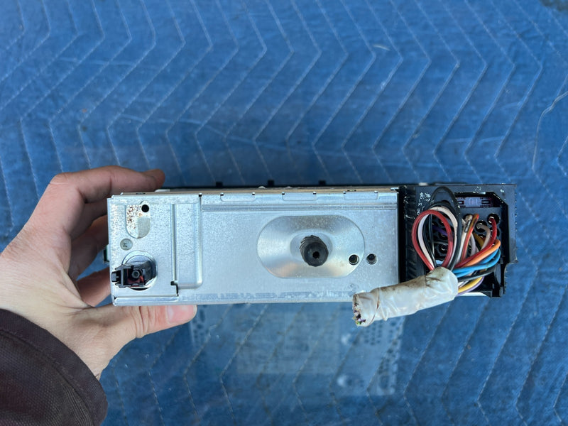 2000-2005 BMW 330xi 325xi E46 AM FM Stereo Radio Head Unit CD Player OEM #4761EM