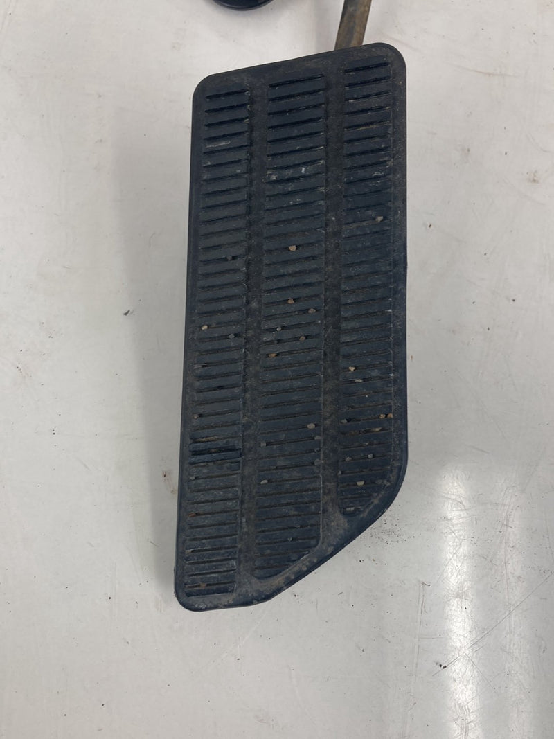 1995-1998 Chevrolet Silverado 2500 GMT400 Gas Pedal 15978096 OEM