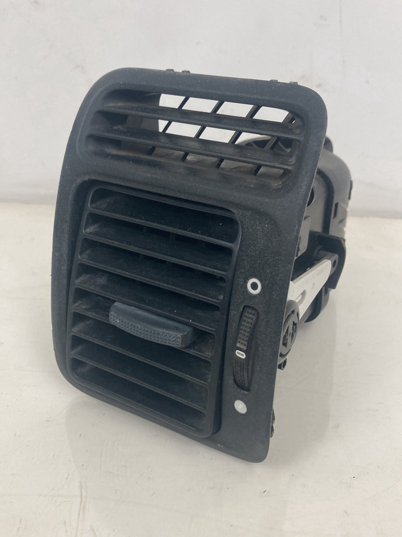 2002-2004 Honda CR-V RD2 Dash Air Vent Right 77630-S9A-00 OEM #5120M