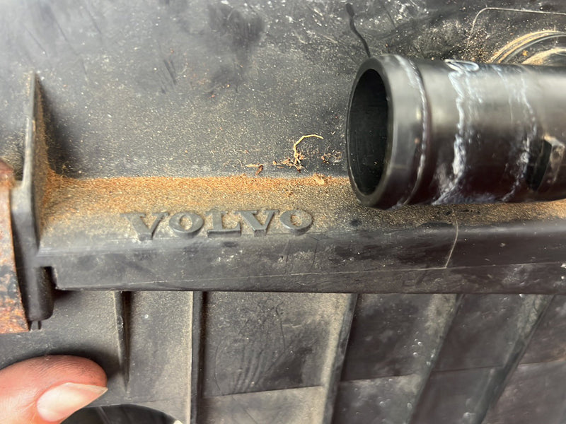 1998-2000 Volvo V70 S70 Air Filter Cleaner Box Housing 9189152 OEM #6346EM