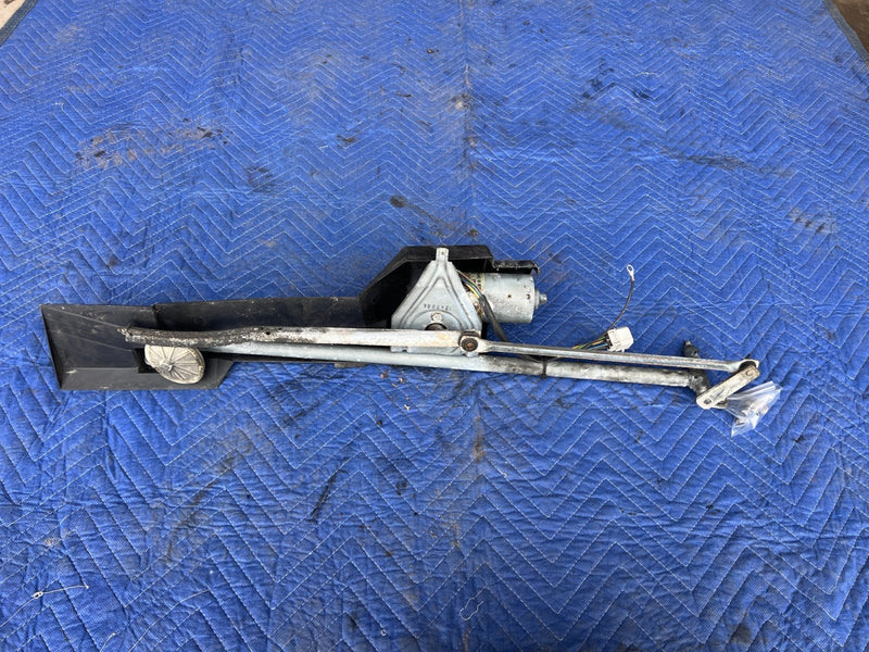 1992-1995 Volvo 940 740 Windshield Wiper Transmission 3518120 OEM #3261EM