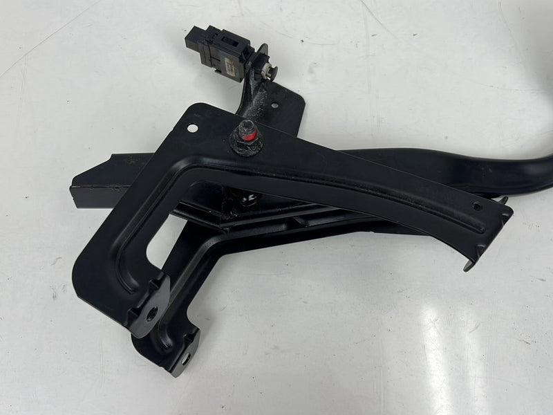 2004-2007 Volvo S60R V70R Brake Pedal Lever Assembly 8622064 OEM #5776EM