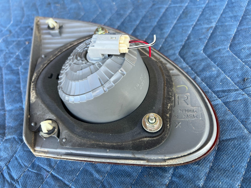 2003-2008 Toyota Corolla Rear Inner Passenger RH Tail Light Assembly OEM #3313EM