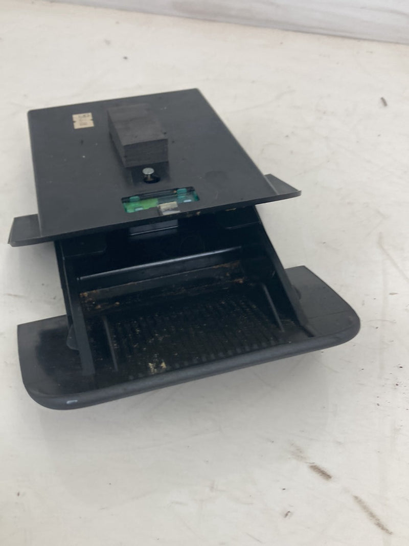 1998-2000 Volvo V70 Dash Ash Tray 9158408 OEM #5202M