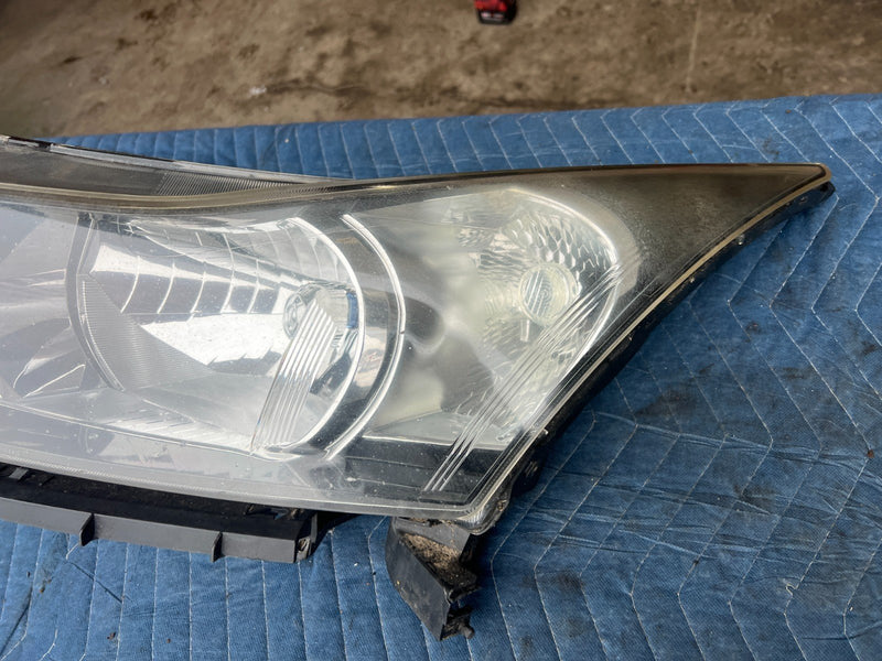 2012-2015 Chevy Cruze Driver LH Headlight Assembly OEM #2240CN