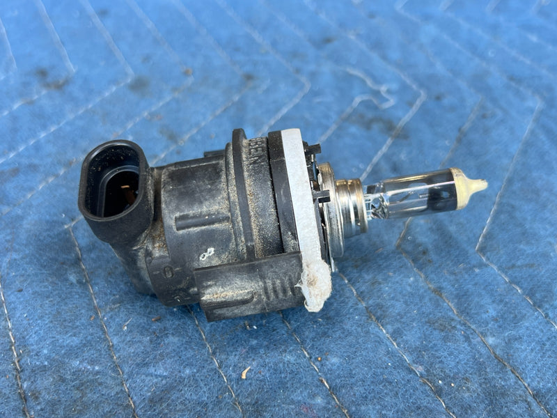 2002-2005 BMW 330xi 325xi E46 High Beam Headlight Lamp Bulb Socket OEM #4801EM