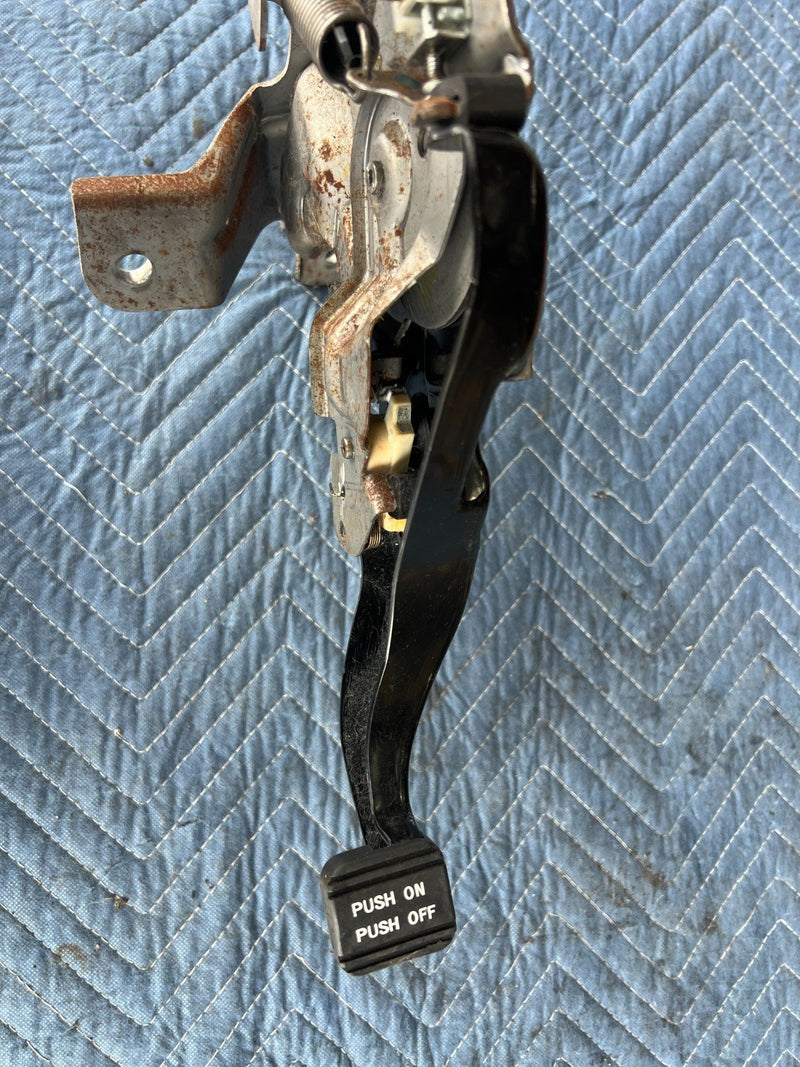 2008-2010 Nissan Rogue Emergency Brake Parking Pedal Assembly OEM #2069CN