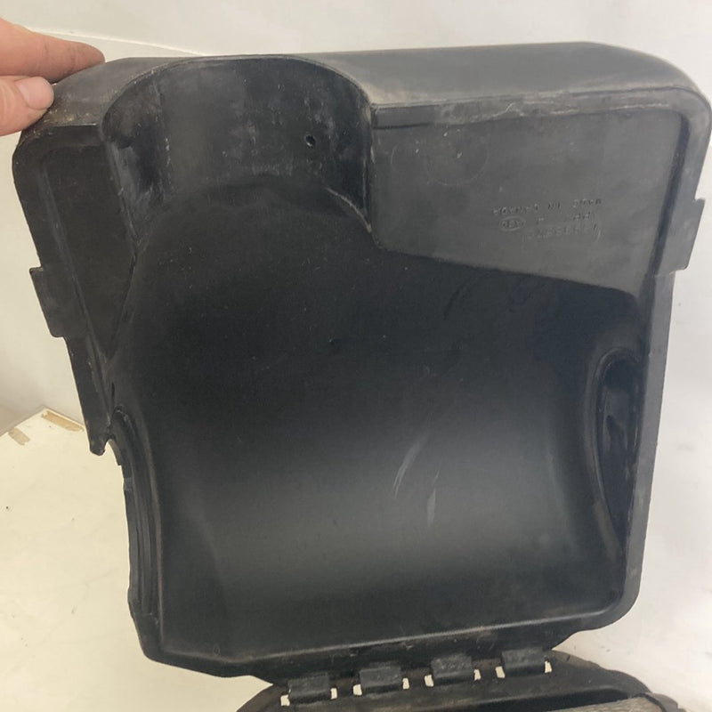 1995-1998 Chevrolet Silverado 2500 GMT400 Air Filter Housing Box OEM